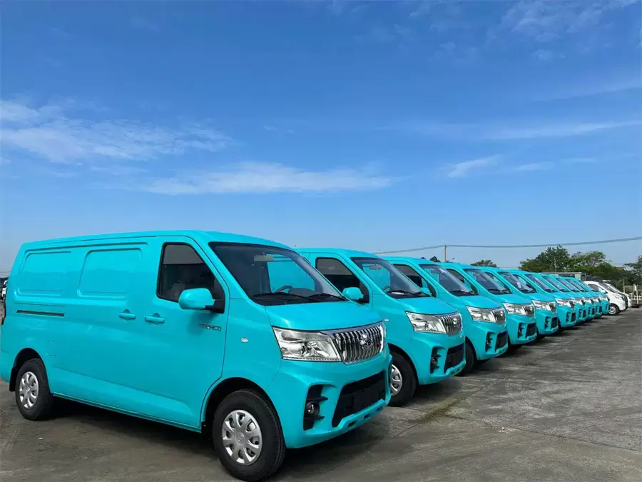 Xe tải van dưới 950kg là ưu tiên hàng đầu vì lưu thông 24/7 như xe con