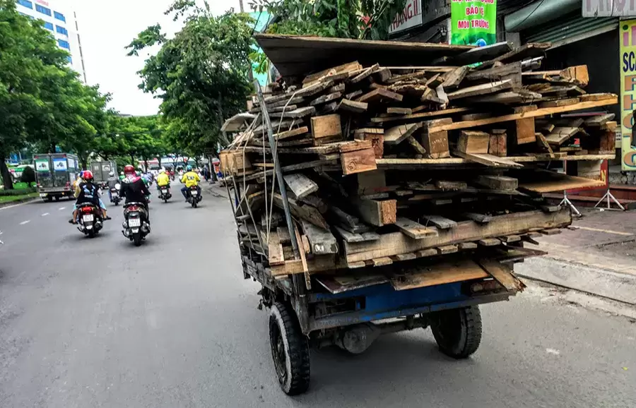 Xe tải van chở hàng an toàn hơn xe ba gác