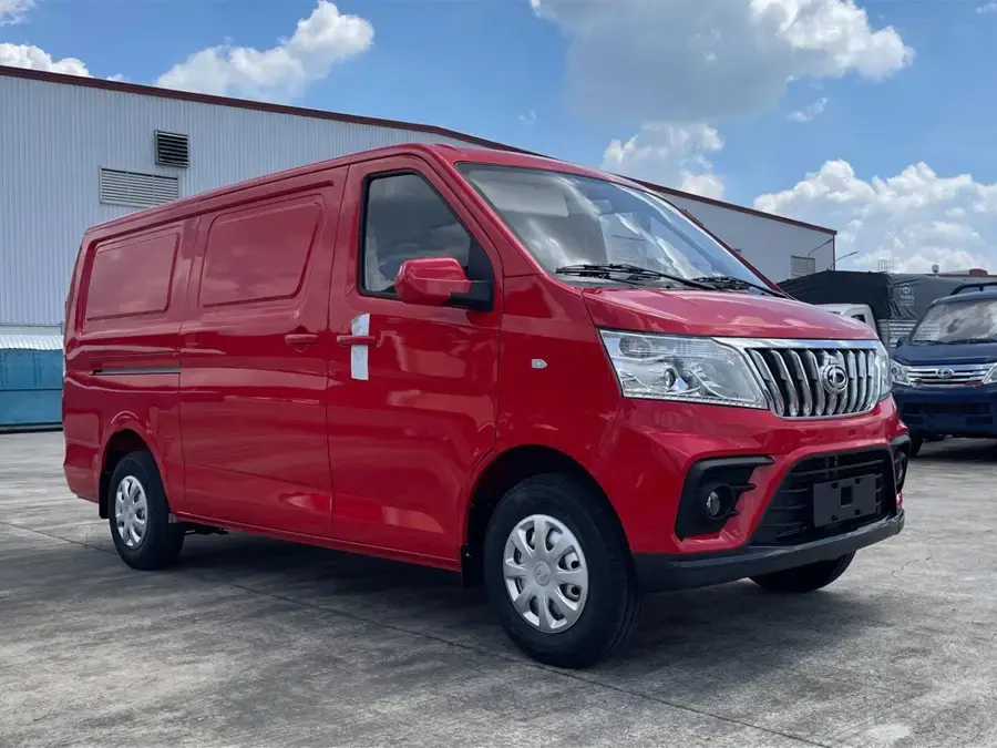 Xe tải van nhỏ cần kiểm tra chiều cao và bán kính quay trước khi xuống hầm