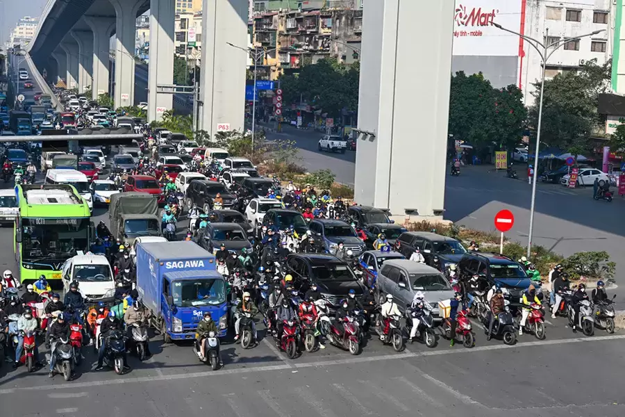 Xe tải nhỏ và xe van chủ động giảm tốc trước giao lộ