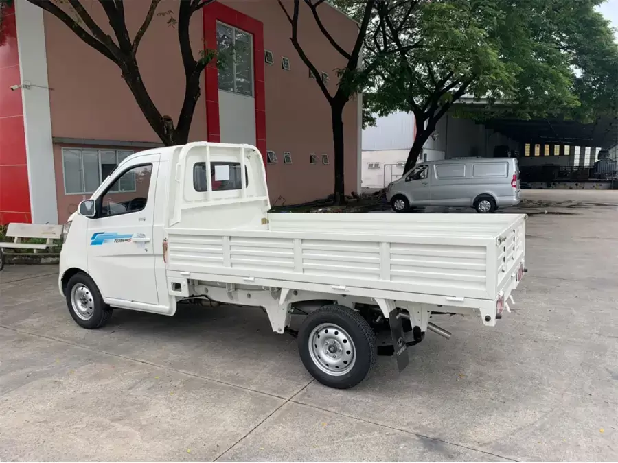 Giá xe Tera100S thùng lửng rất cạnh tranh