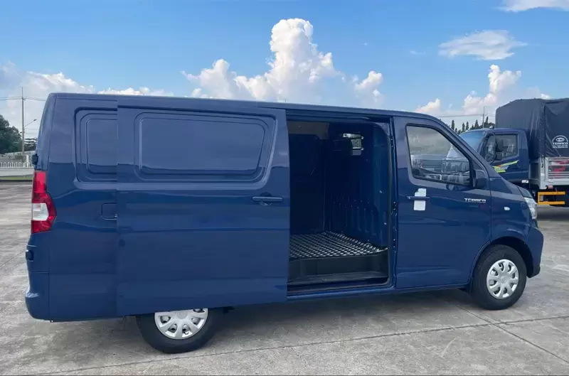 Xe van 1 tấn giá bao nhiêu khi lăn bánh 2026