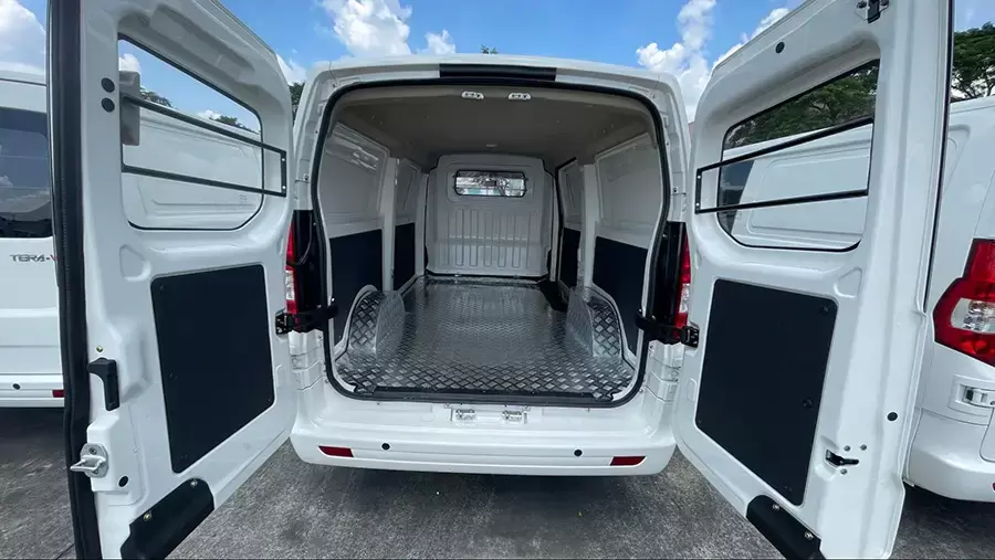 Tera-V8 – Xe van 1000kg sở hữu khoang hàng lớn nhất phân khúc