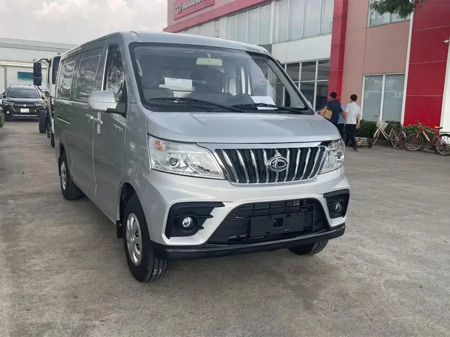 Xe van 2 chỗ chỉ cho phép chở tối đa 2 người bao gồm tài xế