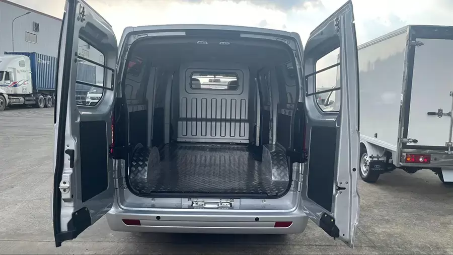 Khoang hàng của xe không được phép chở người