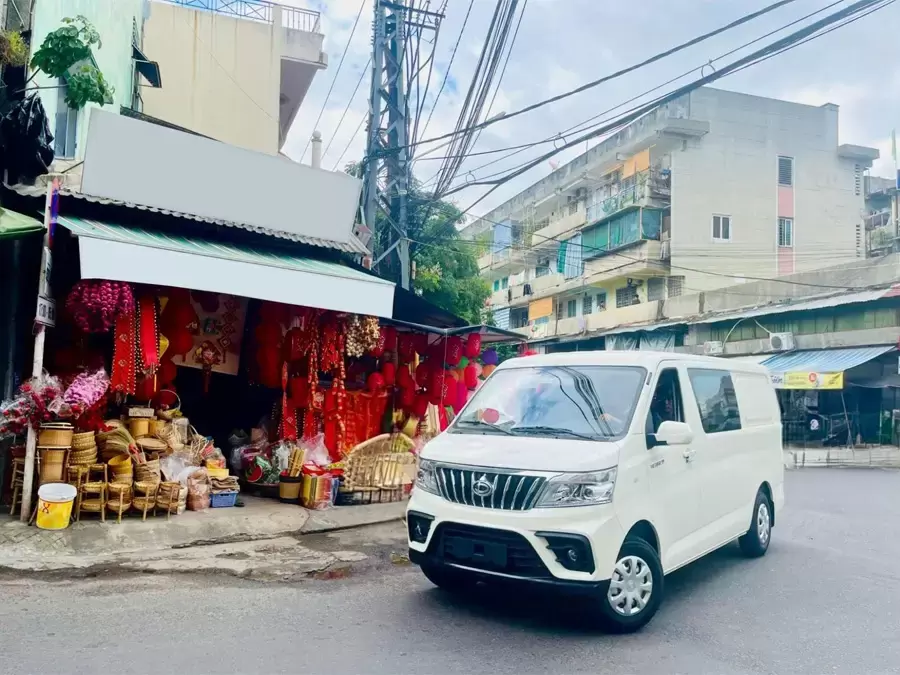 Xe van 950kg Tera-V8 vận hành hiệu quả trên mọi địa hình