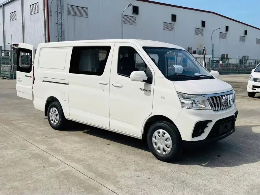 Xe van 5 chỗ kết hợp chở nhân sự với hàng hóa