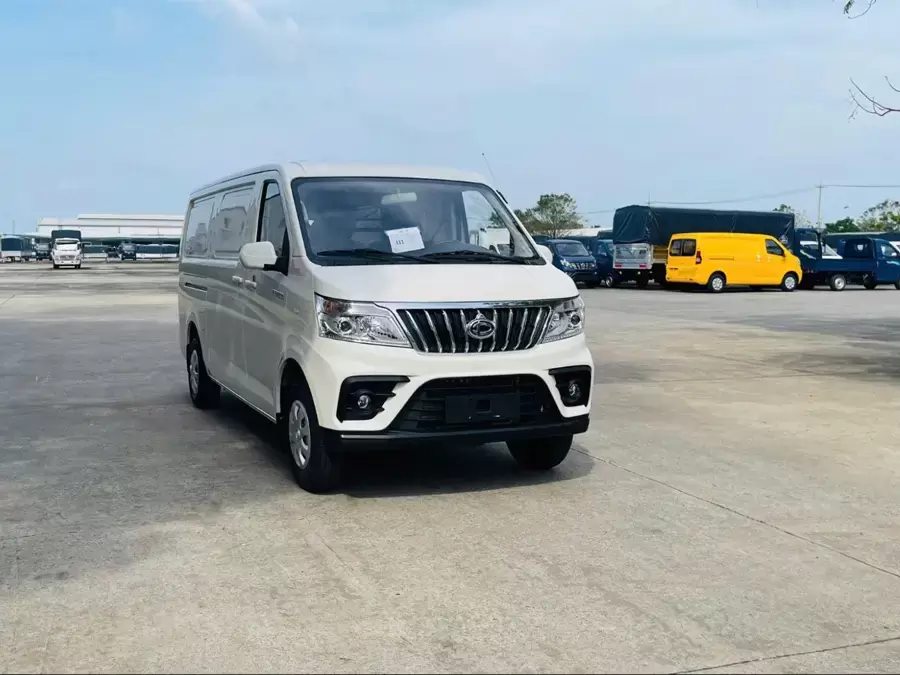 Xe van chở hàng Teraco