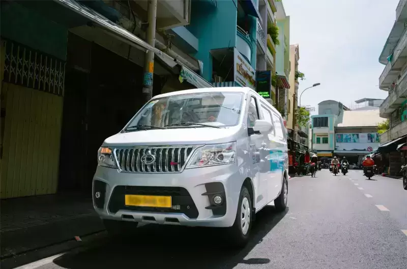 Giá xe van chở hàng bao nhiêu 2026?