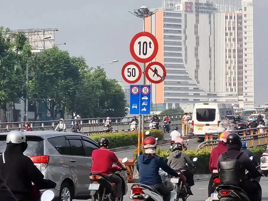 Biển cấm tổng trọng tải