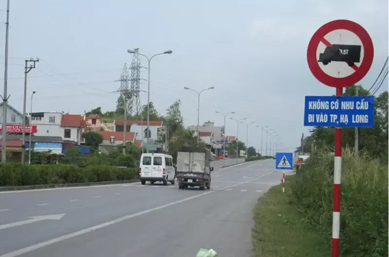 Tìm hiểu ý nghĩa biển cấm tải trọng và tổng tải trọng 2025