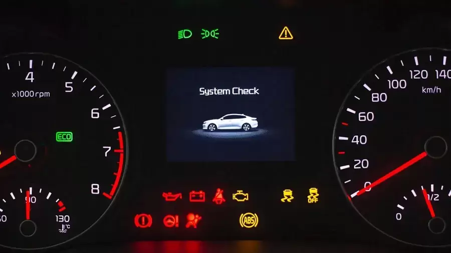 Đèn táp lô sáng vài giây khi xe thực hiện tự kiểm tra