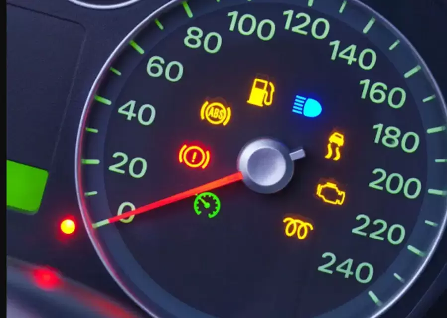 Các đèn cảnh báo trên bảng táp lô được phân biệt theo màu sắc