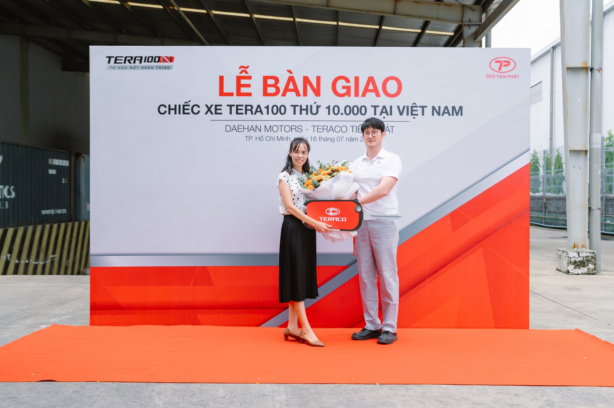 bàn giao chiếc xe tera100 thứ 10000