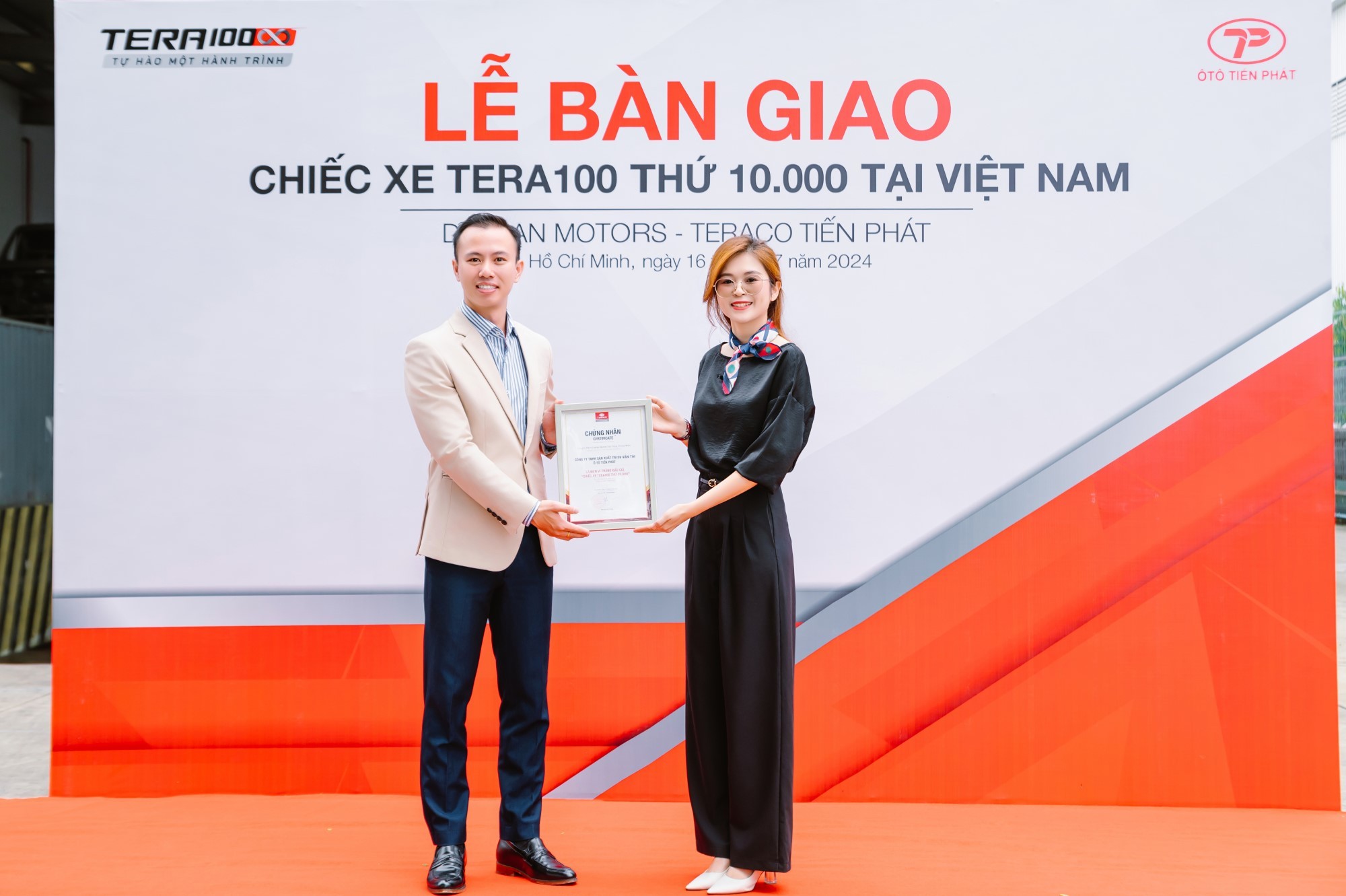 bàn giao chiếc xe tera100 thứ 10000